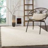 Safavieh Heritage Collection Handmade Wool Area Rug: Elevate Your Space Elegantly